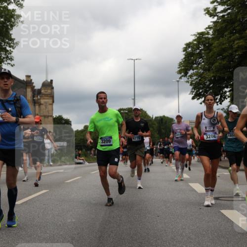 29.06.2025 - hella hamburg halbmarathon Yannick Fuchs http://msf.ph/oto/8243726 29.06.2025 10:47:32 20KM 1030, 1061, 1151, 1499, 1706, 1727, 1783, 2070, 2074, 2082, 2099, 2354, 3059, 3208, 3209, 3819, 4635, 4770, 5638, 5866, 6481, 6511, 6512, 6628, 6629, 6762, 6877, 6942, 7177, 7274, 7864, 7918, 8335, 8390, 8447, 9142, 9537, 10549, 10891, 10895, 11992, 12379, 12413, 12490, 12632, 12875, 12909, 13032, 13289, 13865, 13997, 14323, 15061, 15126, 15179, 15441, 15497, 15502, 15838, 15946, 16477, 16538, 16986, 17348, 18134, 18143, 18418, 18487, 18590 meine-sportfotos.de