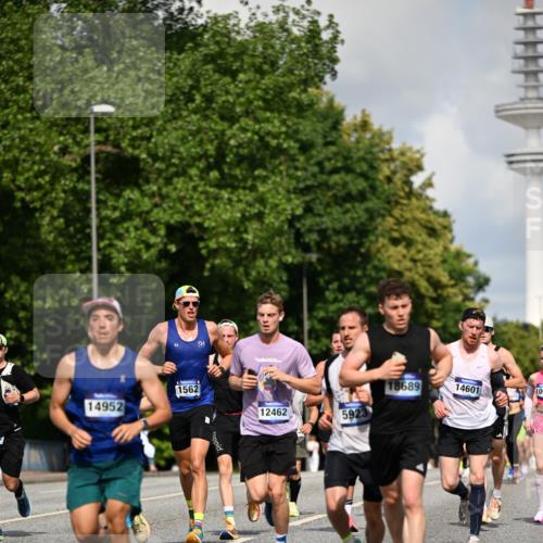 29.06.2025 - hella hamburg halbmarathon Dr. Thomas Lammeyer http://msf.ph/oto/8243751 29.06.2025 09:51:16 Kennedybrücke 1164, 1562, 1644, 2196, 2296, 3783, 4602, 5092, 5923, 6990, 8362, 8901, 9178, 9944, 10384, 10968, 11202, 11227 meine-sportfotos.de