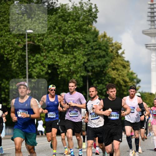 29.06.2025 - hella hamburg halbmarathon Dr. Thomas Lammeyer http://msf.ph/oto/8243757 29.06.2025 09:51:16 Kennedybrücke 1164, 1562, 1644, 2196, 2296, 3783, 4602, 5092, 5923, 6990, 8362, 8901, 9178, 9944, 10384, 10968, 11202, 11227 meine-sportfotos.de