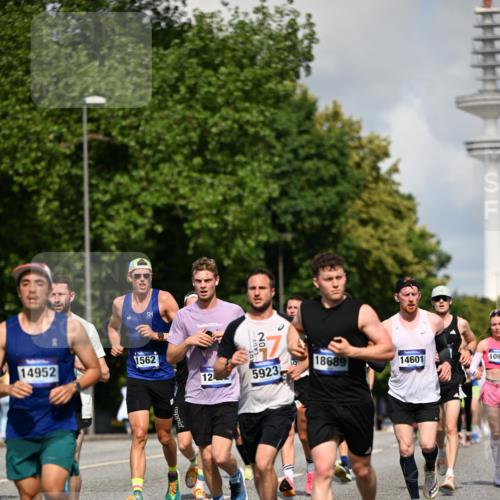 29.06.2025 - hella hamburg halbmarathon Dr. Thomas Lammeyer http://msf.ph/oto/8243786 29.06.2025 09:51:16 Kennedybrücke 1164, 1562, 1644, 2196, 2296, 3783, 4602, 5092, 5923, 6990, 8362, 8901, 9178, 9944, 10384, 10968, 11202, 11227 meine-sportfotos.de