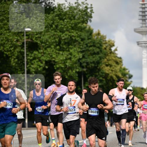 29.06.2025 - hella hamburg halbmarathon Dr. Thomas Lammeyer http://msf.ph/oto/8243795 29.06.2025 09:51:16 Kennedybrücke 1164, 1562, 1644, 2196, 2296, 3783, 4602, 5092, 5923, 6990, 8362, 8901, 9178, 9944, 10384, 10968, 11202, 11227 meine-sportfotos.de