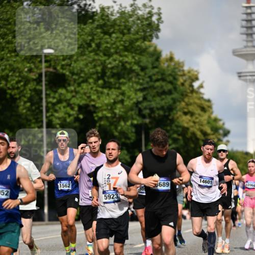 29.06.2025 - hella hamburg halbmarathon Dr. Thomas Lammeyer http://msf.ph/oto/8243817 29.06.2025 09:51:16 Kennedybrücke 1164, 1562, 1644, 2196, 2296, 3783, 4602, 5092, 5923, 6990, 8362, 8901, 9178, 9944, 10384, 10968, 11202, 11227 meine-sportfotos.de