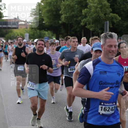 29.06.2025 - hella hamburg halbmarathon Jannik Wohlers http://msf.ph/oto/8243828 29.06.2025 09:55:10 Lombardsbrücke 1120, 1151, 1630, 1706, 1884, 1976, 2284, 2706, 2708, 2718, 3087, 3213, 3399, 3654, 3985, 4088, 4345, 4847, 4890, 4938, 5421, 5459, 5708, 5915, 6009, 6054, 6421, 6532, 6691, 7269, 7312, 8139, 8205, 8216, 8218, 8302, 8454, 8577, 8720, 8856, 8899, 8927, 9386, 9491, 9529, 9786, 9934, 10115, 10184, 10988, 11309, 11340, 11356, 11819, 11977, 12149, 12171, 12450, 12519, 12533, 12891, 13233, 13289, 13570, 13799, 13894, 13996, 14045 meine-sportfotos.de