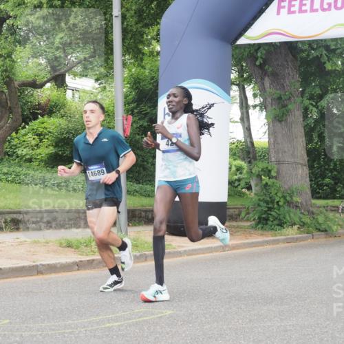 29.06.2025 - hella hamburg halbmarathon KatJ http://msf.ph/oto/8243858 29.06.2025 10:05:06 Zwischen KM18-KM19 42 meine-sportfotos.de