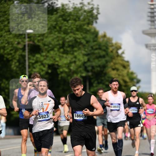 29.06.2025 - hella hamburg halbmarathon Dr. Thomas Lammeyer http://msf.ph/oto/8243860 29.06.2025 09:51:17 Kennedybrücke 1164, 1562, 1644, 1743, 2196, 2296, 3783, 4602, 5092, 5923, 6990, 8362, 8901, 9178, 9944, 10384, 10900, 10968, 11202, 11227 meine-sportfotos.de