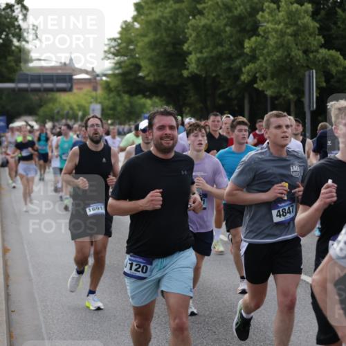 29.06.2025 - hella hamburg halbmarathon Jannik Wohlers http://msf.ph/oto/8243872 29.06.2025 09:55:11 Lombardsbrücke 1120, 1151, 1461, 1630, 1706, 1884, 1976, 2284, 2706, 2708, 2718, 3087, 3213, 3399, 3654, 3985, 4088, 4345, 4847, 4890, 4938, 5421, 5459, 5708, 5915, 6009, 6054, 6421, 6481, 6532, 6691, 7269, 7312, 8139, 8205, 8216, 8218, 8234, 8302, 8454, 8577, 8720, 8856, 8899, 8927, 9386, 9491, 9529, 9786, 9934, 10115, 10988, 11309, 11356, 11819, 11977, 12149, 12171, 12379, 12450, 12519, 12533, 12891, 13032, 13289, 13570, 13799, 13807, 13894, 13996 meine-sportfotos.de