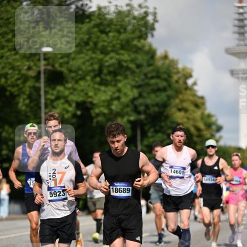 29.06.2025 - hella hamburg halbmarathon Dr. Thomas Lammeyer http://msf.ph/oto/8243880 29.06.2025 09:51:17 Kennedybrücke 1164, 1562, 1644, 1743, 2196, 2296, 3783, 4602, 5092, 5923, 6990, 8362, 8901, 9178, 9944, 10384, 10900, 10968, 11202, 11227 meine-sportfotos.de