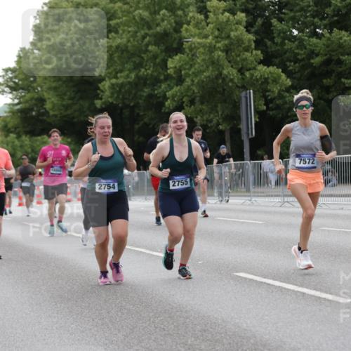 29.06.2025 - hella hamburg halbmarathon Jannik Wohlers http://msf.ph/oto/8243996 29.06.2025 10:30:11 Lombardsbrücke 1647, 2569, 2754, 2755, 3281, 4575, 4819, 6344, 7071, 7120, 11984, 12460, 12461, 12687, 12688, 14216, 14421, 15757, 15789, 15938, 16504, 16791, 16864, 18362, 18795, 18860 meine-sportfotos.de