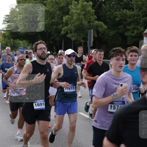 29.06.2025 - hella hamburg halbmarathon Jannik Wohlers http://msf.ph/oto/8244028 29.06.2025 09:55:12 Lombardsbrücke 1120, 1151, 1461, 1630, 1706, 1884, 1976, 2284, 2706, 2708, 2718, 3087, 3213, 3399, 3654, 3945, 3985, 4088, 4345, 4847, 4890, 4938, 5421, 5459, 5708, 5915, 6009, 6054, 6421, 6481, 6532, 6691, 7269, 7312, 7367, 8205, 8216, 8218, 8234, 8302, 8454, 8577, 8720, 8856, 8899, 8927, 8977, 9386, 9491, 9529, 9786, 9934, 10115, 10988, 11309, 11356, 11733, 11819, 11977, 12149, 12379, 12450, 12519, 12533, 12891, 13032, 13570, 13799, 13807, 13894, 13996 meine-sportfotos.de