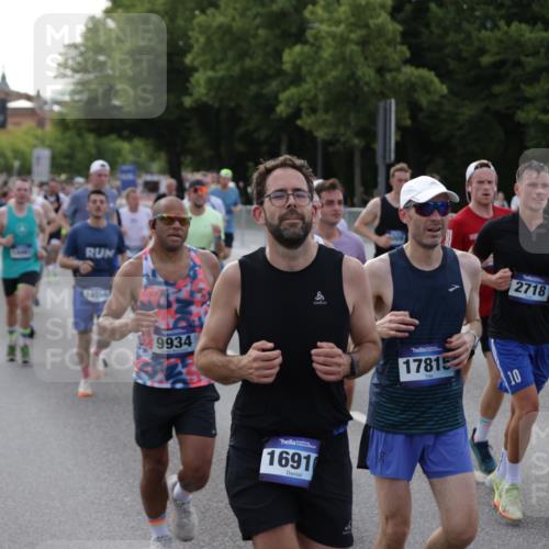 29.06.2025 - hella hamburg halbmarathon Jannik Wohlers http://msf.ph/oto/8244100 29.06.2025 09:55:12 Lombardsbrücke 1120, 1151, 1461, 1630, 1706, 1884, 1976, 2284, 2706, 2708, 2718, 3087, 3213, 3399, 3654, 3945, 3985, 4088, 4345, 4847, 4890, 4938, 5421, 5459, 5708, 5915, 6009, 6054, 6421, 6481, 6532, 6691, 7269, 7312, 7367, 8205, 8216, 8218, 8234, 8302, 8454, 8577, 8720, 8856, 8899, 8927, 8977, 9386, 9491, 9529, 9786, 9934, 10115, 10988, 11309, 11356, 11733, 11819, 11977, 12149, 12379, 12450, 12519, 12533, 12891, 13032, 13570, 13799, 13807, 13894, 13996 meine-sportfotos.de