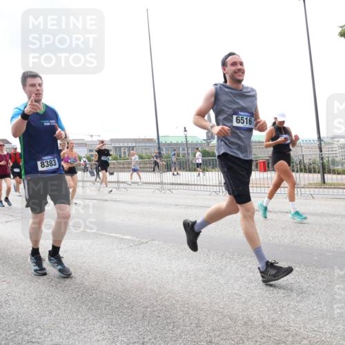 29.06.2025 - hella hamburg halbmarathon Lena Gebhardt http://msf.ph/oto/8244119 29.06.2025 10:33:56 Lombardsbrücke 1189, 1275, 1417, 1705, 1787, 1896, 2265, 2342, 2482, 2496, 2526, 2776, 2933, 3170, 3264, 3340, 3345, 3560, 3829, 3848, 4361, 4433, 4449, 4479, 4696, 4807, 4942, 5075, 5096, 5141, 5557, 5561, 5566, 5569, 5584, 5691, 5821, 5822, 5887, 6109, 6364, 6515, 6516, 6854, 6956, 6999, 7027, 7324, 7329, 7565, 7653, 8021, 8157, 8202, 8277, 8282, 8375, 8377, 8383, 8401, 8891, 9094, 9234, 9258, 9438, 9799, 9875, 9995, 10007, 10071, 10561, 11811 meine-sportfotos.de