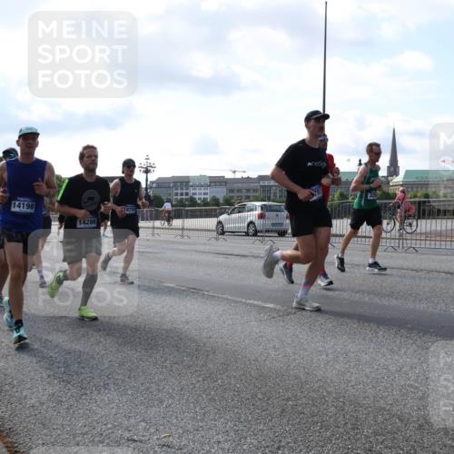 29.06.2025 - hella hamburg halbmarathon Lena Gebhardt http://msf.ph/oto/8244151 29.06.2025 09:56:29 Lombardsbrücke 1061, 1257, 1452, 1460, 1496, 1499, 1502, 1507, 1592, 1628, 1833, 1877, 2013, 2058, 2082, 2083, 2208, 2260, 2378, 2504, 2771, 2953, 2996, 3060, 3256, 3296, 3310, 3652, 4065, 4077, 4377, 4404, 4557, 4635, 4711, 4833, 5482, 5600, 5607, 5839, 5978, 6115, 6134, 6168, 6286, 6511, 6512, 6561, 6562, 7178, 7332, 7383, 7475, 7583, 7943, 8261, 8335, 8361, 8514, 8587, 8618, 8921, 8968, 8989, 8996, 9246, 9537, 9597, 9638, 10596 meine-sportfotos.de
