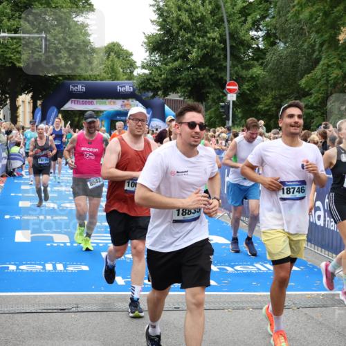 29.06.2025 - hella hamburg halbmarathon Zöllner http://msf.ph/oto/8244171 29.06.2025 10:56:40 Ziel 2083, 3413, 4152, 5721, 5744, 6416, 6759, 7037, 7646, 8311, 8542, 8652, 8744, 9488, 9562, 10093, 11083, 11870, 12509, 13863, 15145, 17259, 18340, 18899, 19120 meine-sportfotos.de