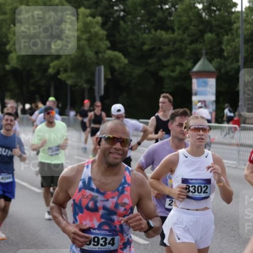 29.06.2025 - hella hamburg halbmarathon Jannik Wohlers http://msf.ph/oto/8244327 29.06.2025 09:55:13 Lombardsbrücke 1120, 1151, 1461, 1630, 1706, 1884, 1976, 2284, 2706, 2708, 2718, 3087, 3213, 3399, 3654, 3945, 3985, 4088, 4324, 4345, 4847, 4890, 4938, 5421, 5459, 5708, 5915, 6009, 6054, 6421, 6481, 6532, 6691, 7269, 7312, 7367, 8205, 8216, 8218, 8234, 8302, 8454, 8577, 8720, 8856, 8899, 8927, 8977, 9386, 9491, 9786, 9934, 10115, 10988, 11309, 11356, 11733, 11819, 11977, 12149, 12379, 12450, 12519, 12533, 12891, 13032, 13073, 13799, 13807, 13894, 13996 meine-sportfotos.de
