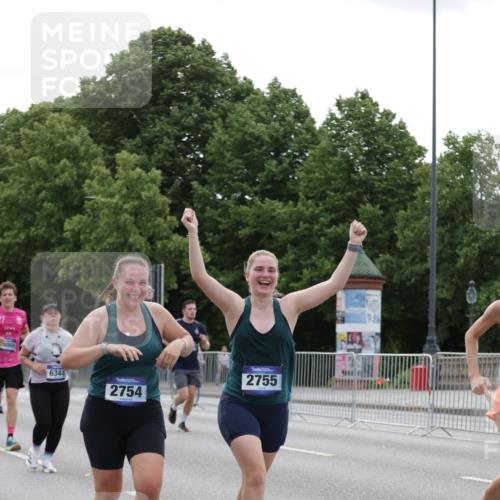 29.06.2025 - hella hamburg halbmarathon Jannik Wohlers http://msf.ph/oto/8244401 29.06.2025 10:30:12 Lombardsbrücke 1059, 1647, 2569, 2754, 2755, 3281, 4198, 4575, 4819, 6344, 7071, 7120, 9830, 11984, 12460, 12461, 12687, 12688, 14216, 14421, 15299, 15757, 15789, 15938, 16504, 16791, 16864, 18362, 18795, 18860 meine-sportfotos.de