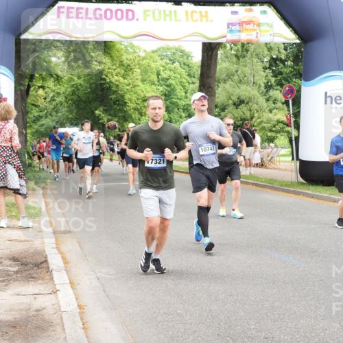 29.06.2025 - hella hamburg halbmarathon MichiJ http://msf.ph/oto/8244415 29.06.2025 10:50:52 Zwischen KM18-KM19 1531, 4945, 6966, 10742, 12836, 14225, 16770, 17150, 17321, 17533, 17685, 17686, 17818 meine-sportfotos.de