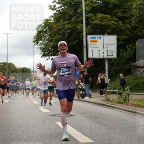 29.06.2025 - hella hamburg halbmarathon Yannick Fuchs http://msf.ph/oto/8244460 29.06.2025 10:47:35 20KM 1030, 1061, 1151, 1502, 1706, 1727, 1783, 2058, 2070, 2082, 2354, 2518, 3208, 3209, 3819, 4635, 4770, 5020, 5638, 5866, 6481, 6511, 6512, 6629, 6762, 6877, 6942, 7177, 7274, 7864, 7918, 8335, 8390, 8447, 9142, 10549, 10891, 10895, 11068, 11844, 12379, 12413, 12490, 12632, 12909, 13032, 13033, 13289, 13397, 13865, 13912, 13997, 15061, 15126, 15179, 15441, 15497, 15502, 15838, 15856, 15946, 16477, 16538, 17348, 18134, 18143, 18418, 18487, 18590 meine-sportfotos.de