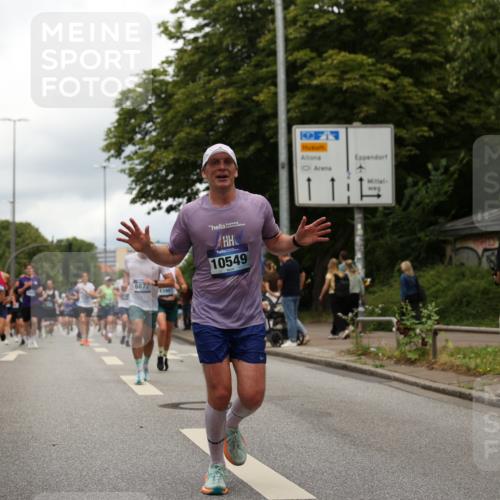 29.06.2025 - hella hamburg halbmarathon Yannick Fuchs http://msf.ph/oto/8244501 29.06.2025 10:47:35 20KM 1030, 1061, 1151, 1502, 1706, 1727, 1783, 2058, 2070, 2082, 2354, 2518, 3208, 3209, 3819, 4635, 4770, 5020, 5638, 5866, 6481, 6511, 6512, 6629, 6762, 6877, 6942, 7177, 7274, 7864, 7918, 8335, 8390, 8447, 9142, 10549, 10891, 10895, 11068, 11844, 12379, 12413, 12490, 12632, 12909, 13032, 13033, 13289, 13397, 13865, 13912, 13997, 15061, 15126, 15179, 15441, 15497, 15502, 15838, 15856, 15946, 16477, 16538, 17348, 18134, 18143, 18418, 18487, 18590 meine-sportfotos.de