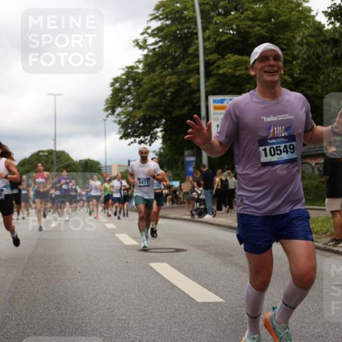 29.06.2025 - hella hamburg halbmarathon Yannick Fuchs http://msf.ph/oto/8244709 29.06.2025 10:47:36 20KM 1030, 1061, 1151, 1502, 1706, 1727, 2058, 2070, 2082, 2354, 2518, 2630, 3096, 3208, 3209, 3819, 4770, 5020, 5638, 5866, 6481, 6511, 6512, 6629, 6762, 6877, 6942, 7177, 7274, 7864, 7918, 8335, 8390, 8447, 9142, 10549, 10891, 10895, 11068, 11844, 12379, 12413, 12490, 12632, 12909, 13032, 13033, 13289, 13397, 13865, 13912, 13997, 15061, 15126, 15441, 15497, 15502, 15838, 15856, 15946, 16477, 16538, 17348, 18134, 18143, 18418, 18487, 18590 meine-sportfotos.de