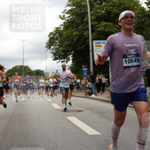29.06.2025 - hella hamburg halbmarathon Yannick Fuchs http://msf.ph/oto/8244725 29.06.2025 10:47:36 20KM 1030, 1061, 1151, 1502, 1706, 1727, 2058, 2070, 2082, 2354, 2518, 2630, 3096, 3208, 3209, 3819, 4770, 5020, 5638, 5866, 6481, 6511, 6512, 6629, 6762, 6877, 6942, 7177, 7274, 7864, 7918, 8335, 8390, 8447, 9142, 10549, 10891, 10895, 11068, 11844, 12379, 12413, 12490, 12632, 12909, 13032, 13033, 13289, 13397, 13865, 13912, 13997, 15061, 15126, 15441, 15497, 15502, 15838, 15856, 15946, 16477, 16538, 17348, 18134, 18143, 18418, 18487, 18590 meine-sportfotos.de