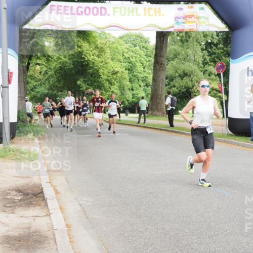 29.06.2025 - hella hamburg halbmarathon MichiJ http://msf.ph/oto/8244769 29.06.2025 10:28:10 Zwischen KM18-KM19 10900, 11305, 13190, 14359, 14699, 15336, 15556, 16656 meine-sportfotos.de