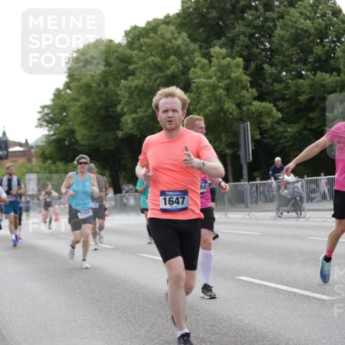 29.06.2025 - hella hamburg halbmarathon Jannik Wohlers http://msf.ph/oto/8244780 29.06.2025 10:30:15 Lombardsbrücke 1059, 1647, 2569, 2754, 2755, 3281, 4198, 4575, 4819, 6344, 6556, 7071, 7120, 9830, 11984, 12460, 12461, 12687, 12688, 14216, 14421, 15299, 15757, 15789, 16504, 16791, 18362, 18795, 18860 meine-sportfotos.de