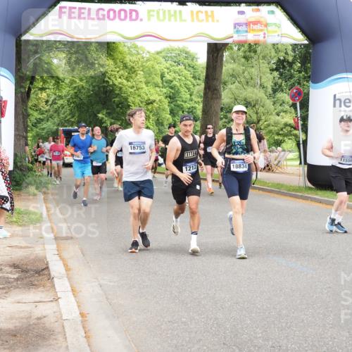 29.06.2025 - hella hamburg halbmarathon MichiJ http://msf.ph/oto/8244798 29.06.2025 10:50:55 Zwischen KM18-KM19 1212, 1531, 4945, 10742, 11556, 12836, 13932, 14225, 16753, 16770, 17321, 17818 meine-sportfotos.de