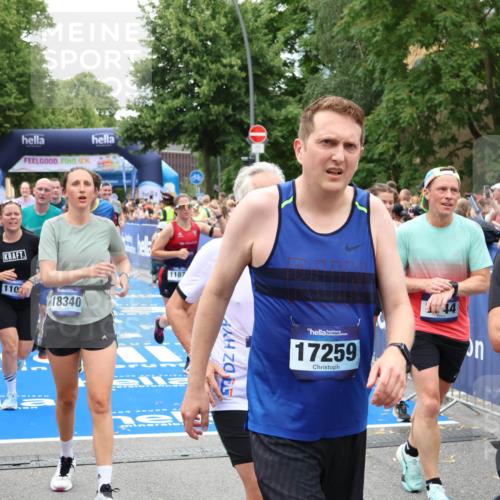 29.06.2025 - hella hamburg halbmarathon Zöllner http://msf.ph/oto/8244849 29.06.2025 10:56:47 Ziel 2378, 3836, 4152, 7646, 8744, 8825, 8996, 9488, 11083, 11870, 14369, 14461, 15134, 15431, 15712, 16043, 16121, 17133, 18340, 18634, 18899 meine-sportfotos.de