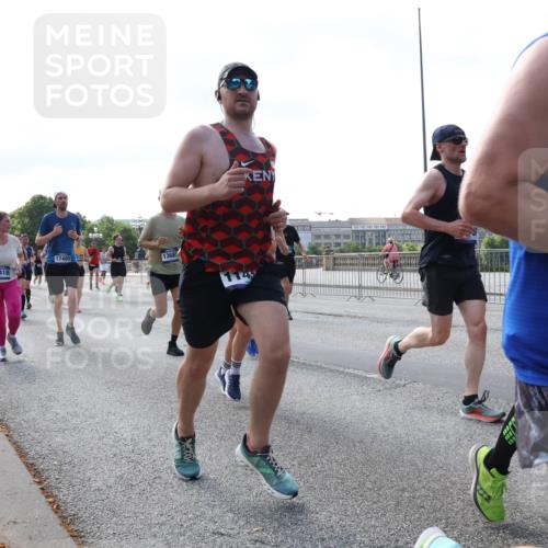 29.06.2025 - hella hamburg halbmarathon Lena Gebhardt http://msf.ph/oto/8244860 29.06.2025 09:56:30 Lombardsbrücke 1061, 1452, 1460, 1496, 1499, 1502, 1507, 1592, 1628, 1833, 1877, 2013, 2058, 2082, 2083, 2208, 2260, 2378, 2504, 2771, 2953, 2996, 3060, 3256, 3296, 3310, 3652, 4065, 4077, 4377, 4404, 4635, 4711, 4833, 5169, 5482, 5600, 5607, 5839, 5978, 6115, 6134, 6168, 6286, 6511, 6512, 6561, 6562, 7178, 7332, 7383, 7475, 7583, 7943, 8261, 8335, 8361, 8514, 8587, 8618, 8863, 8921, 8968, 8989, 8996, 9246, 9537, 9597, 9638, 10596 meine-sportfotos.de