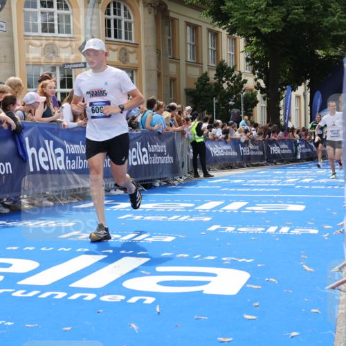 29.06.2025 - hella hamburg halbmarathon Strokosch-Dieckow http://msf.ph/oto/8244864 29.06.2025 10:38:20 Ziel 1042, 1688, 1710, 2745, 2849, 3014, 3431, 3790, 6095, 7110, 8002, 14688, 14992, 16075, 16280, 18584, 18761 meine-sportfotos.de