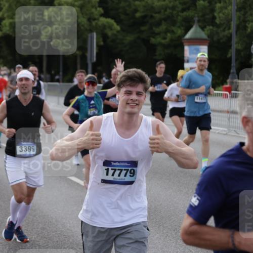 29.06.2025 - hella hamburg halbmarathon Jannik Wohlers http://msf.ph/oto/8244876 29.06.2025 09:55:17 Lombardsbrücke 1120, 1143, 1151, 1461, 1630, 1976, 2284, 2706, 2708, 2718, 2884, 3087, 3213, 3399, 3654, 3692, 3945, 3985, 4033, 4088, 4127, 4324, 4345, 4601, 4847, 4890, 4938, 5421, 5459, 5915, 6009, 6054, 6421, 6481, 6532, 6691, 6994, 7269, 7367, 8216, 8234, 8302, 8390, 8577, 8856, 8927, 8977, 9386, 9491, 9786, 9934, 10115, 10811, 10988, 11309, 11356, 11733, 11819, 11977, 12149, 12277, 12379, 12450, 12519, 13032, 13073, 13799, 13807, 13894, 13996 meine-sportfotos.de