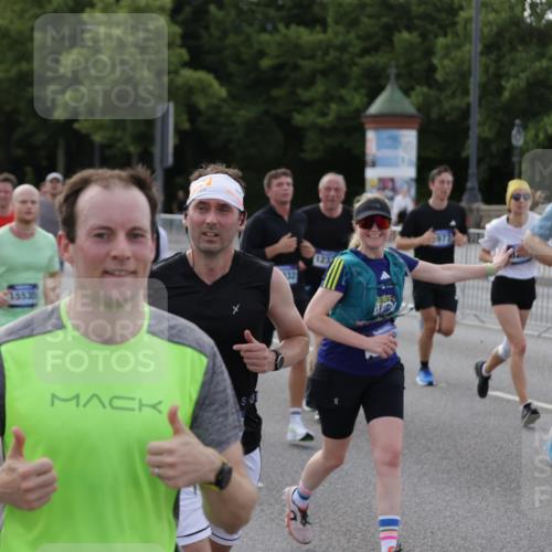 29.06.2025 - hella hamburg halbmarathon Jannik Wohlers http://msf.ph/oto/8244935 29.06.2025 09:55:18 Lombardsbrücke 1120, 1143, 1151, 1267, 1461, 1630, 1976, 2284, 2706, 2708, 2718, 2884, 3087, 3213, 3399, 3654, 3692, 3945, 3985, 4033, 4088, 4127, 4324, 4345, 4601, 4847, 4890, 4938, 5421, 5459, 5915, 6009, 6054, 6421, 6481, 6532, 6691, 6994, 7269, 7367, 8216, 8234, 8302, 8390, 8577, 8856, 8927, 8977, 9386, 9491, 9786, 9934, 10115, 10811, 10988, 11309, 11356, 11733, 11819, 11977, 12149, 12277, 12379, 12450, 12519, 13032, 13073, 13799, 13807, 13894, 13996, 14239 meine-sportfotos.de
