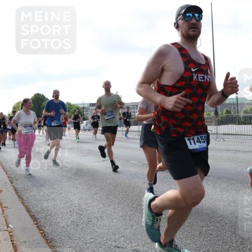 29.06.2025 - hella hamburg halbmarathon Lena Gebhardt http://msf.ph/oto/8244961 29.06.2025 09:56:31 Lombardsbrücke 1061, 1452, 1460, 1496, 1499, 1502, 1592, 1628, 1833, 1877, 2013, 2058, 2082, 2083, 2208, 2260, 2378, 2504, 2771, 2953, 2996, 3060, 3256, 3296, 3310, 3652, 4065, 4077, 4377, 4404, 4635, 4711, 4833, 5169, 5194, 5482, 5600, 5607, 5839, 5978, 6115, 6168, 6286, 6511, 6512, 6561, 6562, 7178, 7332, 7383, 7475, 7583, 7943, 8261, 8335, 8361, 8514, 8587, 8618, 8863, 8921, 8968, 8989, 8996, 9246, 9537, 9597, 9638, 10596 meine-sportfotos.de