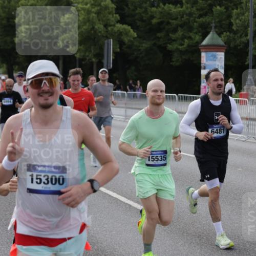 29.06.2025 - hella hamburg halbmarathon Jannik Wohlers http://msf.ph/oto/8245036 29.06.2025 09:55:19 Lombardsbrücke 1120, 1143, 1151, 1267, 1461, 1630, 2284, 2706, 2708, 2718, 2884, 3087, 3213, 3399, 3654, 3692, 3945, 3985, 4033, 4088, 4127, 4324, 4345, 4601, 4847, 4890, 4938, 5421, 5459, 5915, 6009, 6054, 6421, 6481, 6532, 6691, 6994, 7056, 7269, 7367, 8216, 8234, 8302, 8390, 8577, 8856, 8927, 8977, 9386, 9491, 9786, 9934, 10115, 10811, 10988, 11309, 11356, 11733, 11819, 11977, 12149, 12277, 12379, 12450, 12519, 13032, 13073, 13799, 13807, 13894, 13996, 14239 meine-sportfotos.de