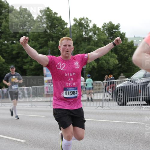 29.06.2025 - hella hamburg halbmarathon Jannik Wohlers http://msf.ph/oto/8245037 29.06.2025 10:30:17 Lombardsbrücke 1059, 1472, 1647, 2505, 2569, 2754, 2755, 3281, 4198, 4575, 4819, 6344, 6556, 7071, 7120, 9830, 11984, 12460, 12461, 14216, 14421, 15299, 15757, 15789, 16504, 16791, 18362, 18795, 18860 meine-sportfotos.de