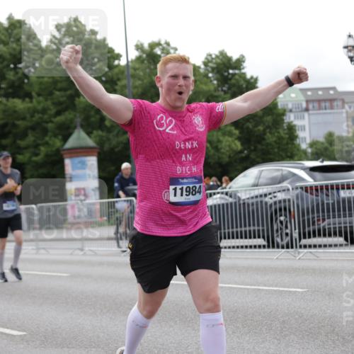 29.06.2025 - hella hamburg halbmarathon Jannik Wohlers http://msf.ph/oto/8245085 29.06.2025 10:30:17 Lombardsbrücke 1059, 1472, 1647, 2505, 2569, 2754, 2755, 3281, 4198, 4575, 4819, 6344, 6556, 7071, 7120, 9830, 11984, 12460, 12461, 14216, 14421, 15299, 15757, 15789, 16504, 16791, 18362, 18795, 18860 meine-sportfotos.de