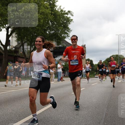 29.06.2025 - hella hamburg halbmarathon Yannick Fuchs http://msf.ph/oto/8245097 29.06.2025 10:47:37 20KM 1030, 1061, 1151, 1502, 1706, 1727, 2058, 2070, 2082, 2354, 2518, 2630, 3096, 3208, 3209, 3819, 4770, 5020, 5638, 5866, 6481, 6511, 6512, 6629, 6762, 6877, 6942, 7177, 7274, 7864, 7918, 8335, 8390, 8447, 9142, 10549, 10891, 10895, 11068, 11844, 12379, 12413, 12490, 12632, 12909, 13032, 13033, 13289, 13397, 13865, 13912, 13997, 15061, 15126, 15441, 15497, 15502, 15838, 15856, 15946, 16477, 16538, 17348, 18134, 18143, 18418, 18487, 18590 meine-sportfotos.de