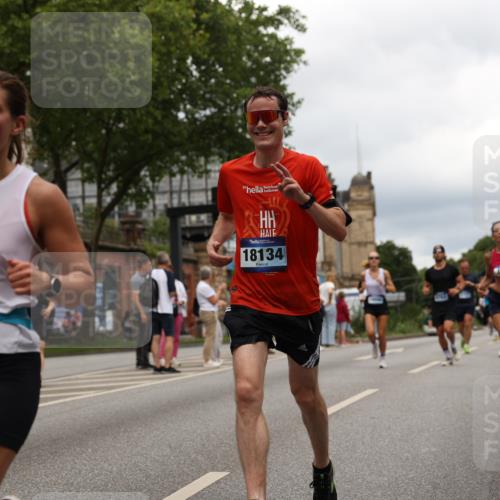 29.06.2025 - hella hamburg halbmarathon Yannick Fuchs http://msf.ph/oto/8245145 29.06.2025 10:47:38 20KM 1030, 1151, 1267, 1502, 1706, 1727, 2058, 2070, 2082, 2354, 2518, 2630, 3096, 3208, 3209, 3819, 4770, 5020, 5638, 5866, 6481, 6511, 6512, 6629, 6762, 6877, 6942, 7177, 7274, 7864, 7918, 8335, 8390, 8447, 9142, 10549, 10891, 10895, 11068, 11844, 12379, 12632, 12909, 13032, 13033, 13289, 13397, 13865, 13912, 13997, 15061, 15126, 15441, 15497, 15502, 15838, 15856, 15946, 16477, 16538, 17348, 18134, 18143, 18418, 18487, 18590 meine-sportfotos.de