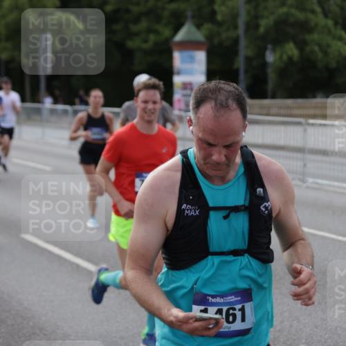 29.06.2025 - hella hamburg halbmarathon Jannik Wohlers http://msf.ph/oto/8245157 29.06.2025 09:55:20 Lombardsbrücke 1120, 1143, 1151, 1267, 1461, 1630, 2284, 2706, 2708, 2718, 2884, 3087, 3213, 3399, 3654, 3692, 3945, 3985, 4033, 4088, 4127, 4324, 4345, 4346, 4601, 4847, 4890, 4938, 5421, 5459, 5915, 6009, 6054, 6421, 6481, 6532, 6691, 6994, 7056, 7269, 7367, 8216, 8234, 8302, 8390, 8577, 8856, 8927, 8977, 9386, 9491, 9786, 9934, 10115, 10603, 10811, 10988, 11309, 11356, 11733, 11819, 11977, 12149, 12277, 12379, 12450, 12519, 13032, 13073, 13799, 13807, 13894, 13996, 14239 meine-sportfotos.de