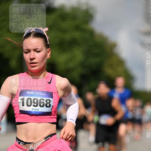 29.06.2025 - hella hamburg halbmarathon Dr. Thomas Lammeyer http://msf.ph/oto/8245250 29.06.2025 09:51:22 Kennedybrücke 1164, 1385, 1562, 1644, 1743, 2196, 2296, 4602, 4860, 5091, 5092, 5315, 5923, 6684, 6990, 8362, 8901, 9178, 9944, 10384, 10900, 10968, 11202, 11227 meine-sportfotos.de