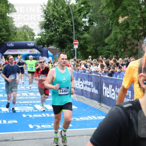 29.06.2025 - hella hamburg halbmarathon Zöllner http://msf.ph/oto/8245257 29.06.2025 10:56:54 Ziel 1955, 2378, 2741, 3836, 5418, 6835, 7716, 8825, 13816, 14461, 16008, 16009, 16620, 16679, 17133 meine-sportfotos.de