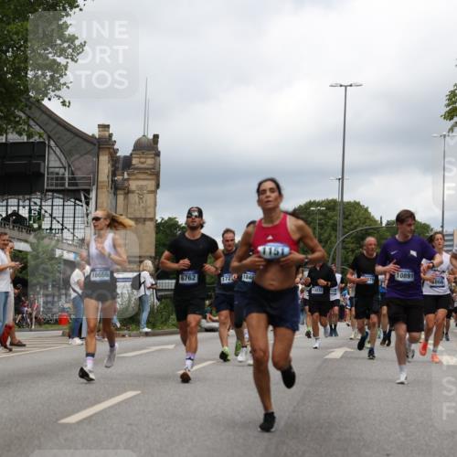 29.06.2025 - hella hamburg halbmarathon Yannick Fuchs http://msf.ph/oto/8245276 29.06.2025 10:47:39 20KM 1030, 1151, 1267, 1502, 1727, 2058, 2070, 2082, 2354, 2518, 2630, 3096, 3208, 3209, 3819, 4770, 5020, 5638, 5866, 6294, 6481, 6511, 6512, 6629, 6762, 6877, 6942, 7177, 7274, 7864, 7918, 8335, 8390, 8447, 9142, 10549, 10891, 10895, 11068, 11844, 12379, 12632, 12909, 13032, 13033, 13289, 13397, 13865, 13912, 13997, 15061, 15441, 15497, 15502, 15838, 15856, 15946, 16477, 17348, 17482, 18134, 18143, 18418, 18487, 18590, 18612 meine-sportfotos.de