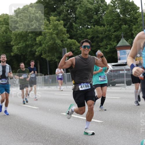 29.06.2025 - hella hamburg halbmarathon Jannik Wohlers http://msf.ph/oto/8245299 29.06.2025 10:30:19 Lombardsbrücke 1059, 1472, 1647, 2268, 2505, 2569, 2754, 2755, 3281, 4198, 6344, 6556, 7071, 7120, 9830, 11984, 12460, 12461, 14216, 14803, 15299, 15757, 16791, 18362, 18795, 18860 meine-sportfotos.de