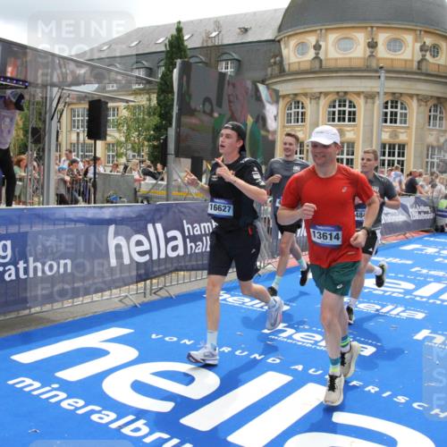 29.06.2025 - hella hamburg halbmarathon Michael Strokosch http://msf.ph/oto/8245330 29.06.2025 10:49:10 Ziel 4832, 4847, 4890, 6389, 7297, 8302, 10184, 13614, 15523, 16414, 16627, 16731, 17173, 17632, 18598, 18842 meine-sportfotos.de