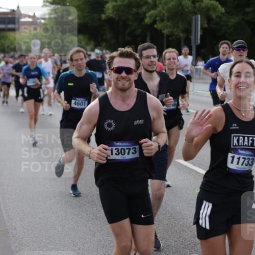 29.06.2025 - hella hamburg halbmarathon Jannik Wohlers http://msf.ph/oto/8245356 29.06.2025 09:55:22 Lombardsbrücke 1120, 1143, 1151, 1216, 1267, 1461, 1630, 2284, 2706, 2708, 2718, 2884, 3213, 3399, 3654, 3692, 3945, 3985, 4033, 4088, 4127, 4324, 4345, 4346, 4601, 4847, 4890, 5421, 5459, 6009, 6054, 6421, 6481, 6691, 6994, 7056, 7100, 7224, 7269, 7367, 7657, 8216, 8234, 8273, 8302, 8390, 8577, 8977, 9386, 9491, 9551, 9786, 9934, 10115, 10408, 10603, 10811, 10895, 11309, 11356, 11733, 11819, 11977, 12149, 12277, 12379, 12450, 12519, 13032, 13073, 13799, 13807, 13894, 13996, 14239 meine-sportfotos.de