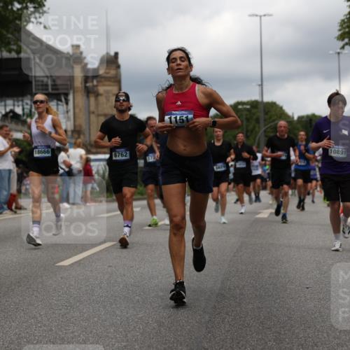 29.06.2025 - hella hamburg halbmarathon Yannick Fuchs http://msf.ph/oto/8245358 29.06.2025 10:47:39 20KM 1030, 1151, 1267, 1502, 1727, 2058, 2070, 2082, 2354, 2518, 2630, 3096, 3208, 3209, 3819, 4770, 5020, 5638, 5866, 6294, 6481, 6511, 6512, 6629, 6762, 6877, 6942, 7177, 7274, 7864, 7918, 8335, 8390, 8447, 9142, 10549, 10891, 10895, 11068, 11844, 12379, 12632, 12909, 13032, 13033, 13289, 13397, 13865, 13912, 13997, 15061, 15441, 15497, 15502, 15838, 15856, 15946, 16477, 17348, 17482, 18134, 18143, 18418, 18487, 18590, 18612 meine-sportfotos.de