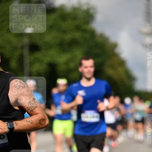 29.06.2025 - hella hamburg halbmarathon Dr. Thomas Lammeyer http://msf.ph/oto/8245409 29.06.2025 09:51:25 Kennedybrücke 1164, 1385, 1562, 1644, 1743, 2196, 2296, 3959, 4602, 4860, 5091, 5092, 5315, 5923, 6684, 6990, 8362, 8901, 9178, 9944, 10384, 10900, 10968, 11202, 11227 meine-sportfotos.de