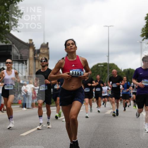 29.06.2025 - hella hamburg halbmarathon Yannick Fuchs http://msf.ph/oto/8245460 29.06.2025 10:47:40 20KM 1030, 1151, 1267, 1502, 1727, 1870, 2058, 2070, 2082, 2354, 2518, 2630, 3096, 3208, 3209, 3819, 4770, 5020, 5638, 5866, 6294, 6481, 6511, 6512, 6629, 6762, 6877, 6942, 7274, 7918, 8335, 8390, 8447, 9142, 9791, 9922, 10549, 10891, 10895, 11068, 11844, 12321, 12379, 12632, 12909, 13032, 13033, 13289, 13397, 13865, 13912, 13997, 15061, 15441, 15497, 15502, 15838, 15856, 15946, 16477, 17348, 17482, 18134, 18143, 18418, 18487, 18590, 18612 meine-sportfotos.de