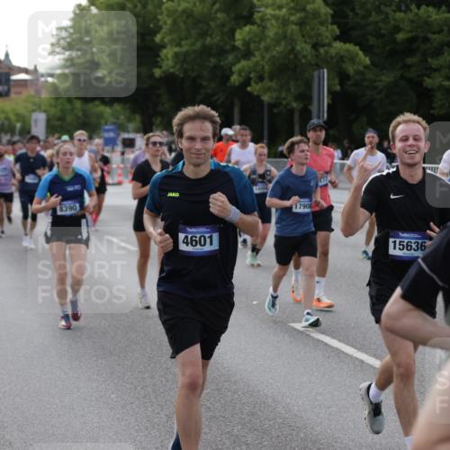 29.06.2025 - hella hamburg halbmarathon Jannik Wohlers http://msf.ph/oto/8245473 29.06.2025 09:55:23 Lombardsbrücke 1143, 1216, 1267, 1461, 1630, 2284, 2706, 2708, 2718, 2884, 3213, 3399, 3654, 3692, 3945, 3985, 4033, 4088, 4127, 4324, 4345, 4346, 4601, 4847, 4890, 5421, 6009, 6054, 6421, 6481, 6691, 6994, 7056, 7100, 7224, 7269, 7367, 7657, 8216, 8234, 8273, 8302, 8390, 8577, 8977, 9386, 9491, 9551, 9786, 9934, 10115, 10408, 10603, 10811, 10895, 11309, 11356, 11733, 11819, 11977, 12149, 12277, 12379, 12450, 12519, 13032, 13073, 13799, 13807, 13894, 13996, 14239, 17842 meine-sportfotos.de