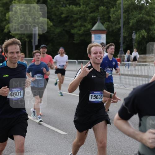 29.06.2025 - hella hamburg halbmarathon Jannik Wohlers http://msf.ph/oto/8245495 29.06.2025 09:55:23 Lombardsbrücke 1143, 1216, 1267, 1461, 1630, 2284, 2706, 2708, 2718, 2884, 3213, 3399, 3654, 3692, 3945, 3985, 4033, 4088, 4127, 4324, 4345, 4346, 4601, 4847, 4890, 5421, 6009, 6054, 6421, 6481, 6691, 6994, 7056, 7100, 7224, 7269, 7367, 7657, 8216, 8234, 8273, 8302, 8390, 8577, 8977, 9386, 9491, 9551, 9786, 9934, 10115, 10408, 10603, 10811, 10895, 11309, 11356, 11733, 11819, 11977, 12149, 12277, 12379, 12450, 12519, 13032, 13073, 13799, 13807, 13894, 13996, 14239, 17842 meine-sportfotos.de